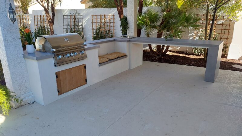 Outdoor Kitchen