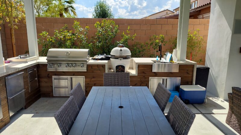 Outdoor Kitchen