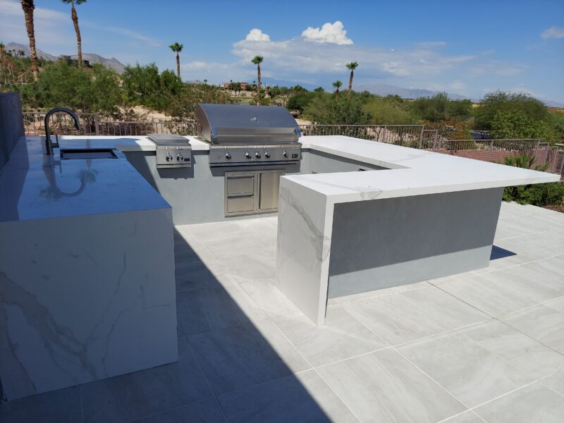 Outdoor Kitchen