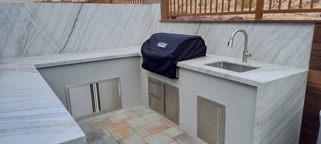 Outdoor kitchen Quartzite smooth stucco finish