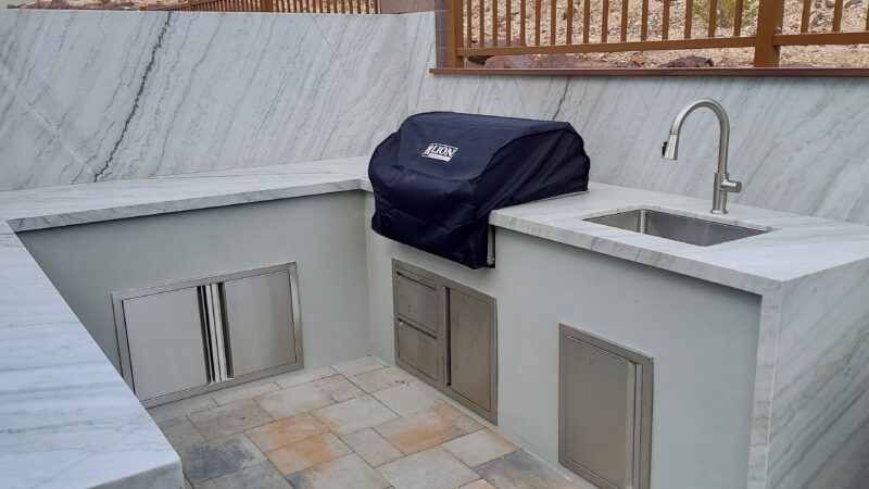 Outdoor Kitchen