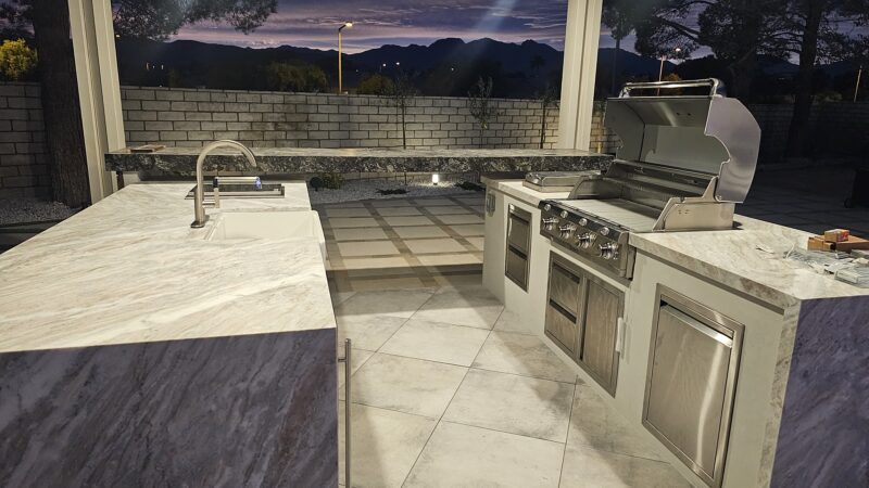 Outdoor Kitchen