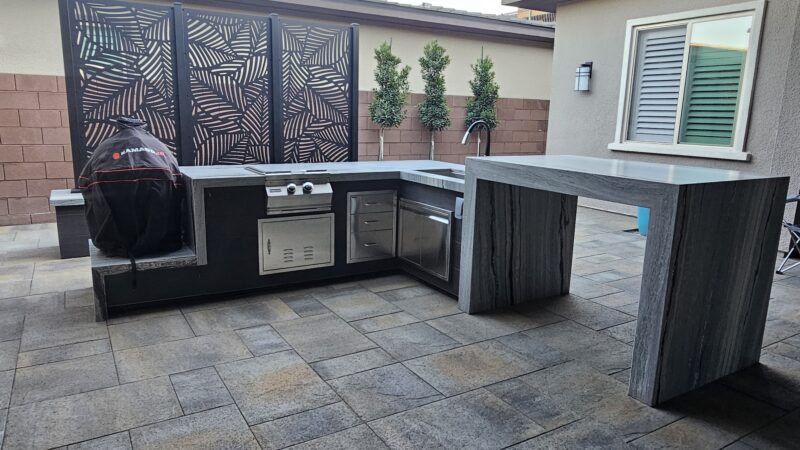 Outdoor Kitchen