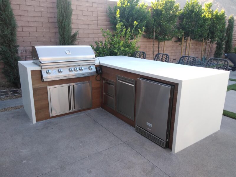 Outdoor Kitchen