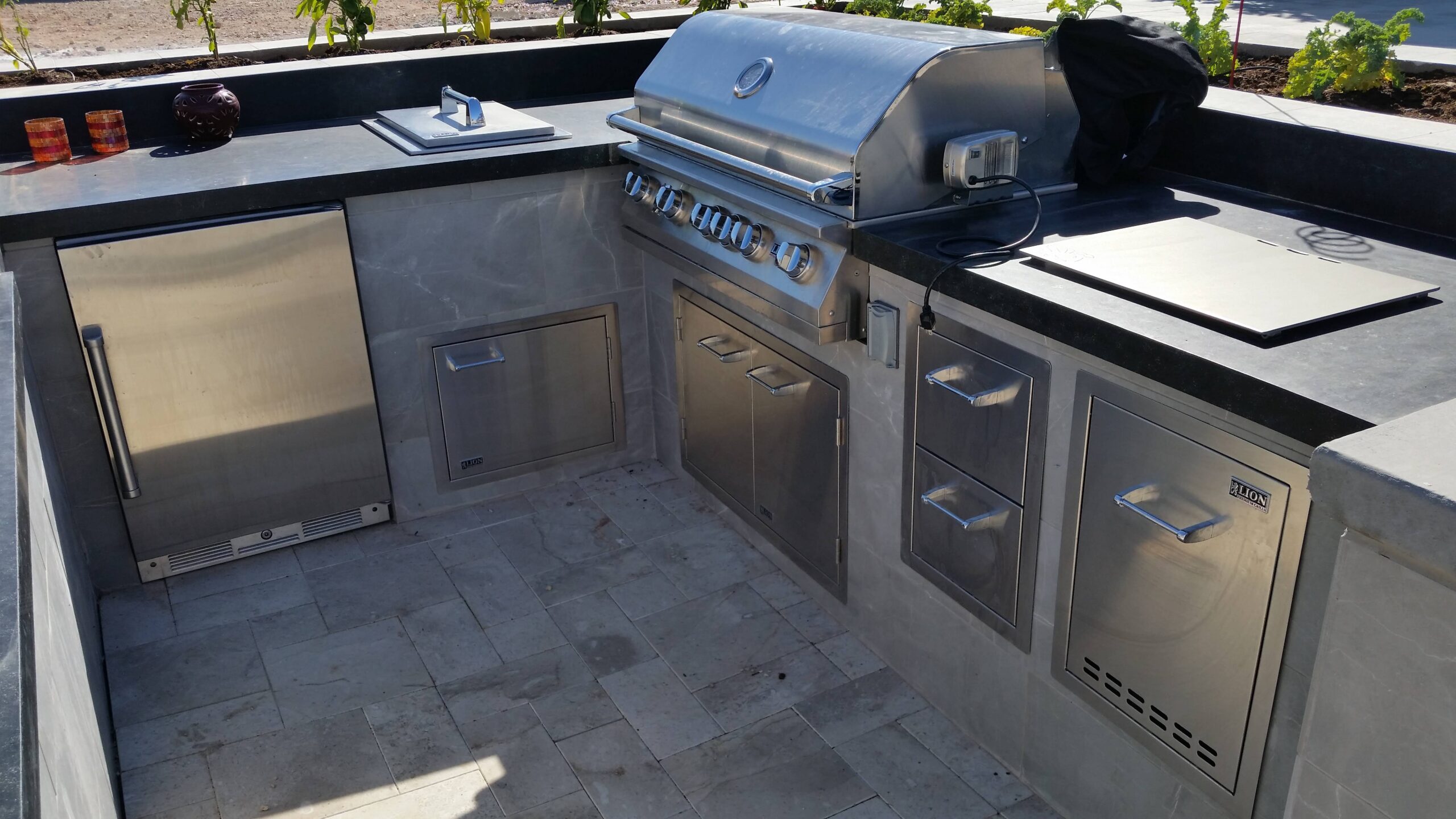 Granite and stainless steel outdoor kitchen island in Las Vegas