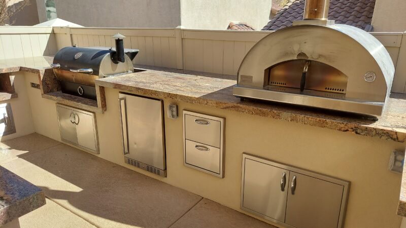 Pizza Ovens in Outdoor Kitchens: Your Backyard Pizzeria