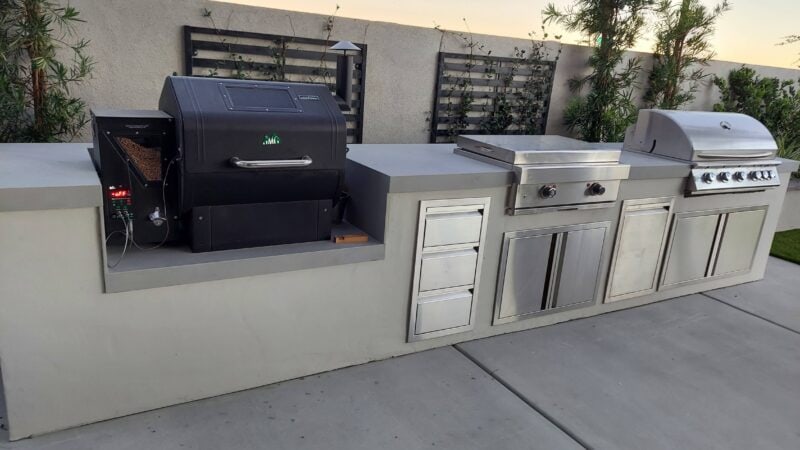 Pellet Smokers 101: Set It, Forget It, Feed Everyone