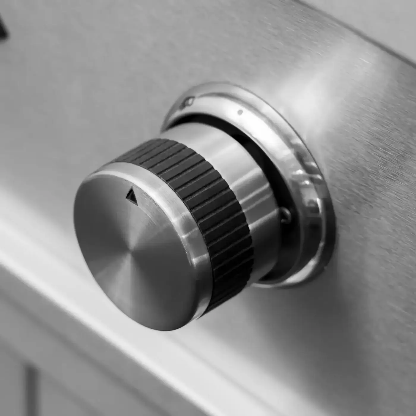 Videl USA cool-touch control knob feature